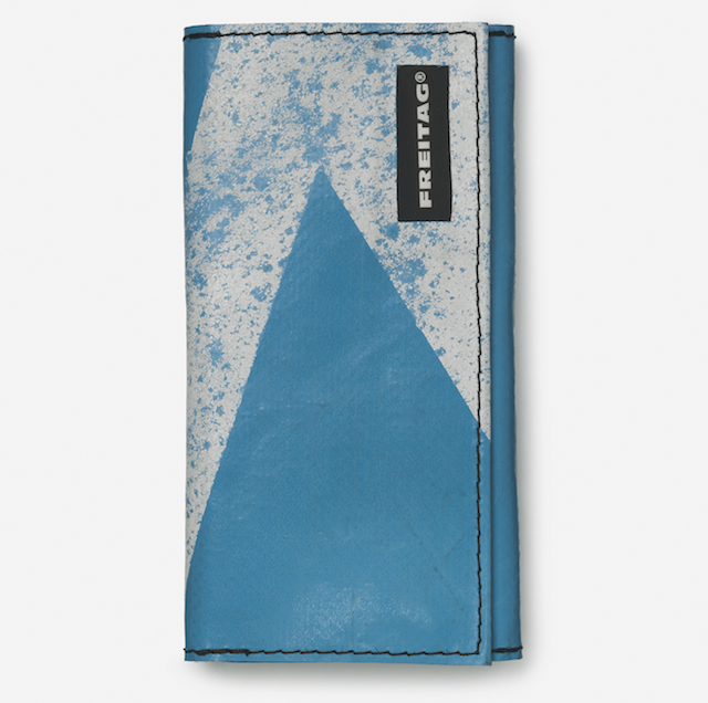 F332 Folder von Freitag: iPhone-Aufklapphülle aus LKW-Plane