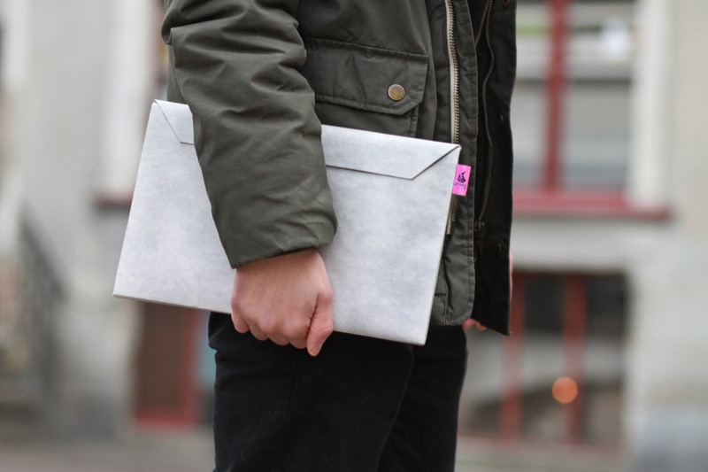 CrispyWallet: Handgemachte Recycling-Hüllen jetzt auch fürs iPhone