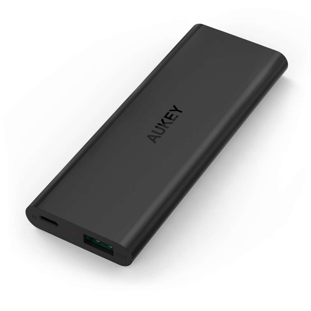 Aukey PB-N30: Portabler Akku mit Lightning- und USB-Anschluss für nur 6,99 Euro
