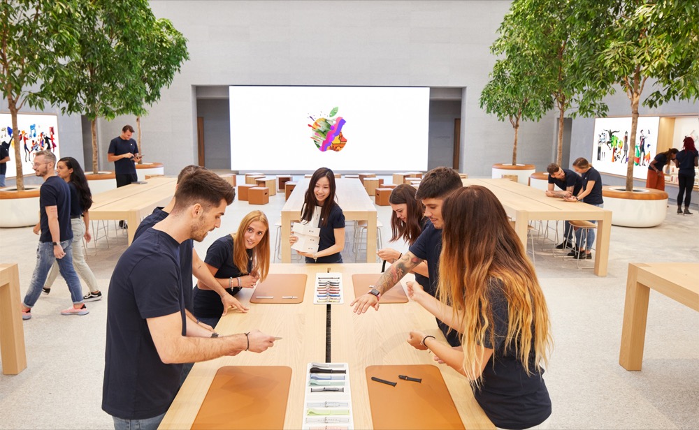 Apple-Piazza-Liberty_employee-preview_07242018