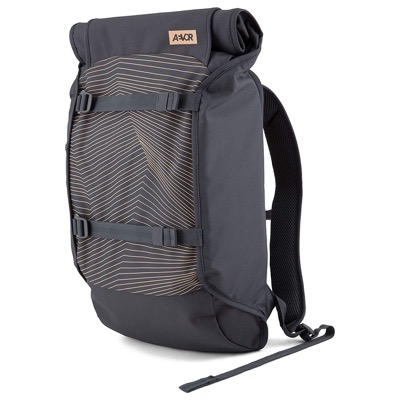 AEVOR Trip Pack: Multifunktionaler erweiterbarer Rucksack besteht zu 50% aus PET-Flaschen