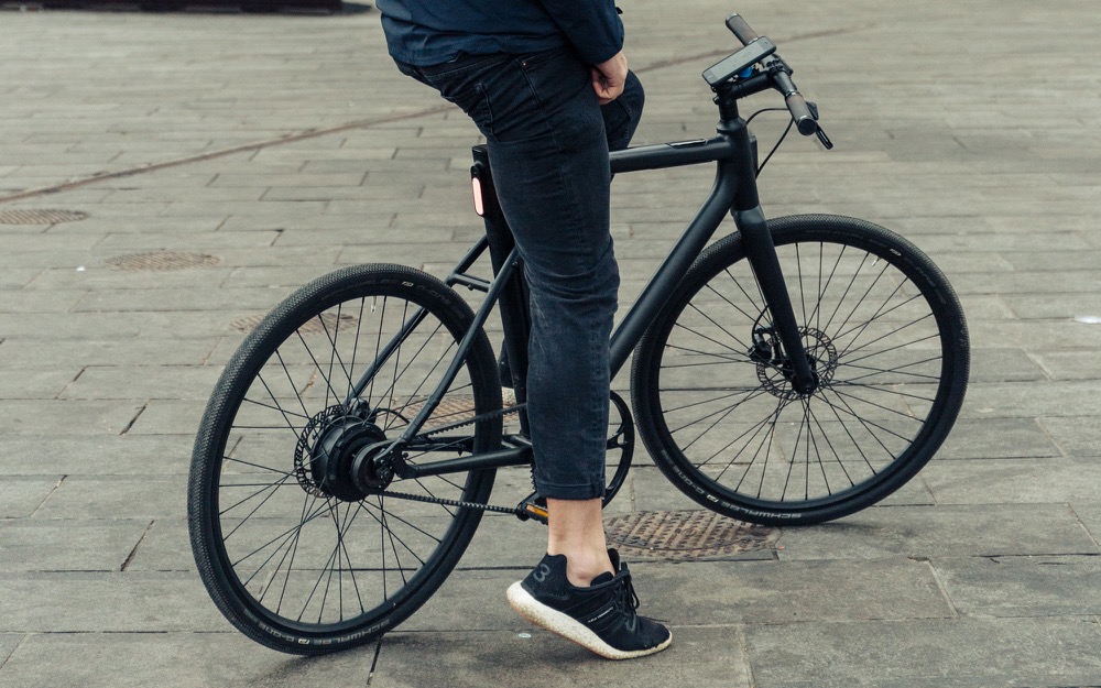 <span class="entry-title-primary">Cowboy: eBike mit eigener App ist ab sofort auch in Deutschland erhältlich</span> <span class="entry-subtitle">Mit knapp 2.000 Euro ist der Spaß allerdings nicht ganz günstig.</span>