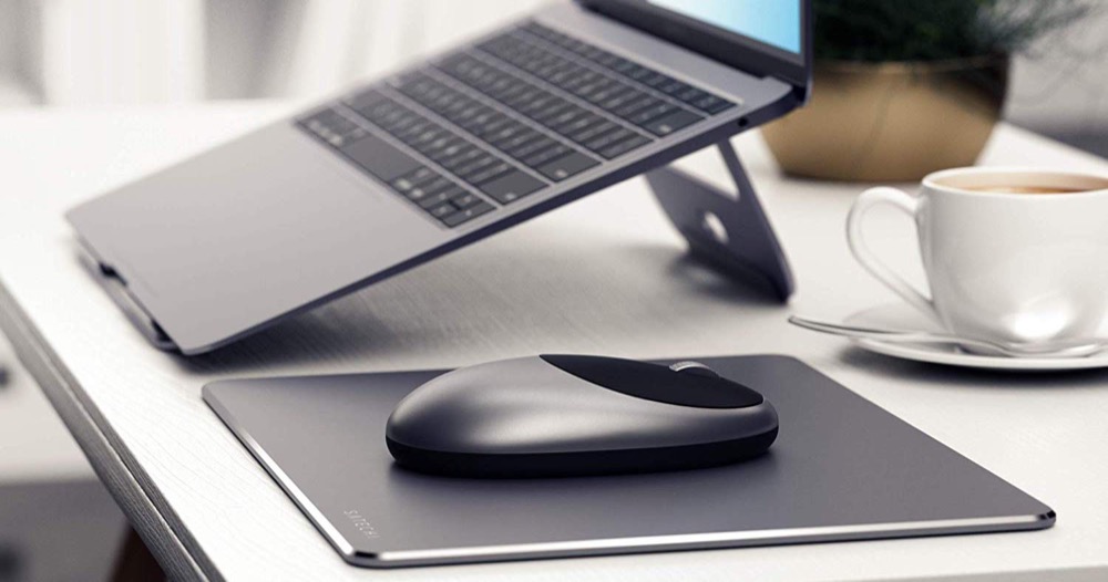 <span class="entry-title-primary">Satechi stellt Bluetooth-Maus aus Aluminium & erschwingliche Schreibtischunterlage vor</span> <span class="entry-subtitle">Ab Anfang Juli auch in Deutschland erhältlich</span>