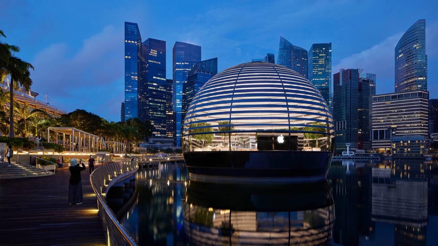 <span class="entry-title-primary">Spektakuläre Fotos: Apple Marina Bay Sands öffnet am Donnerstag</span> <span class="entry-subtitle">Erster Apple Store auf dem Wasser</span>