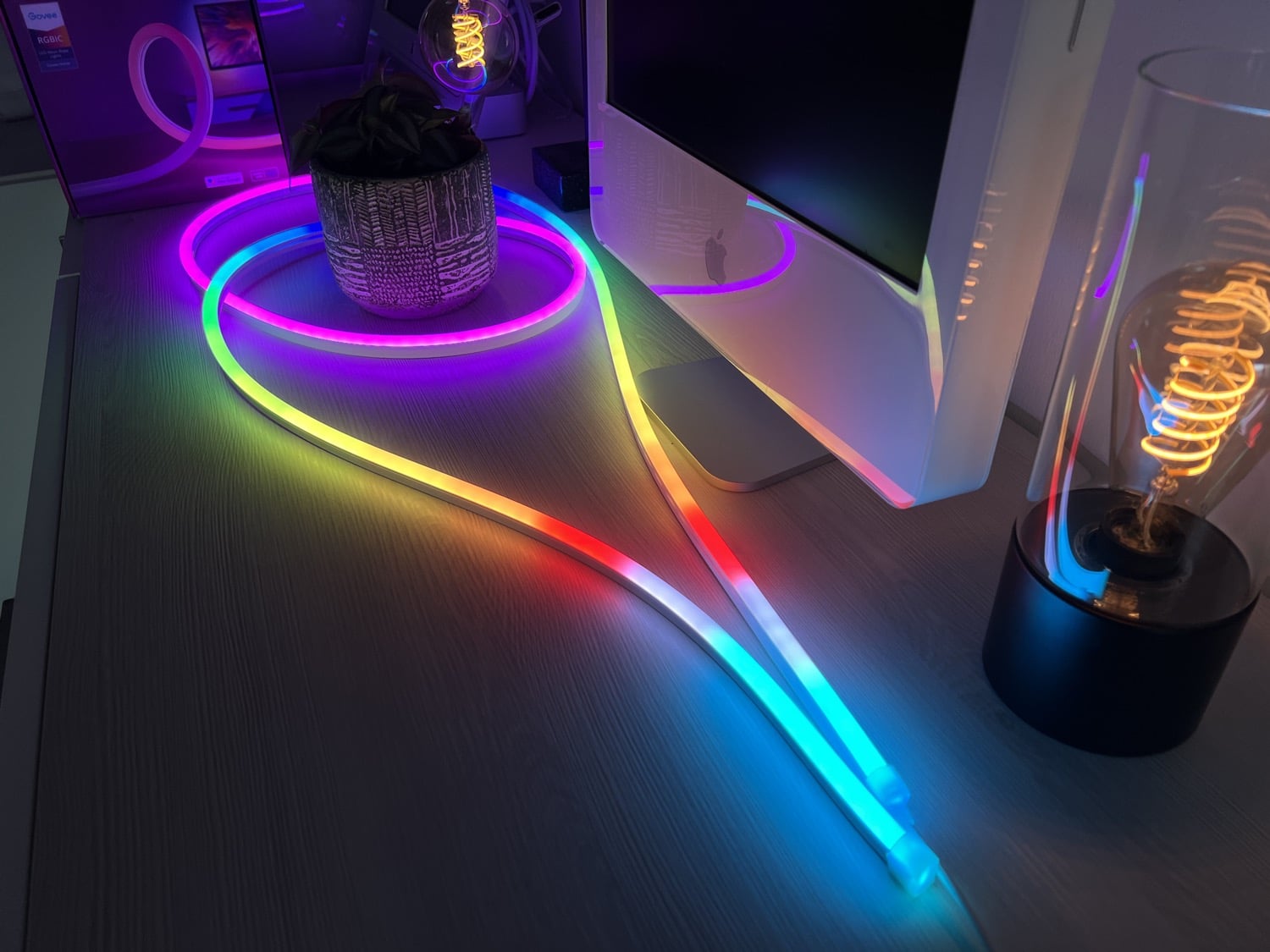 Govee Neon LED Strip 10m, RGBIC Streifen mit App-Steuerung, Musik