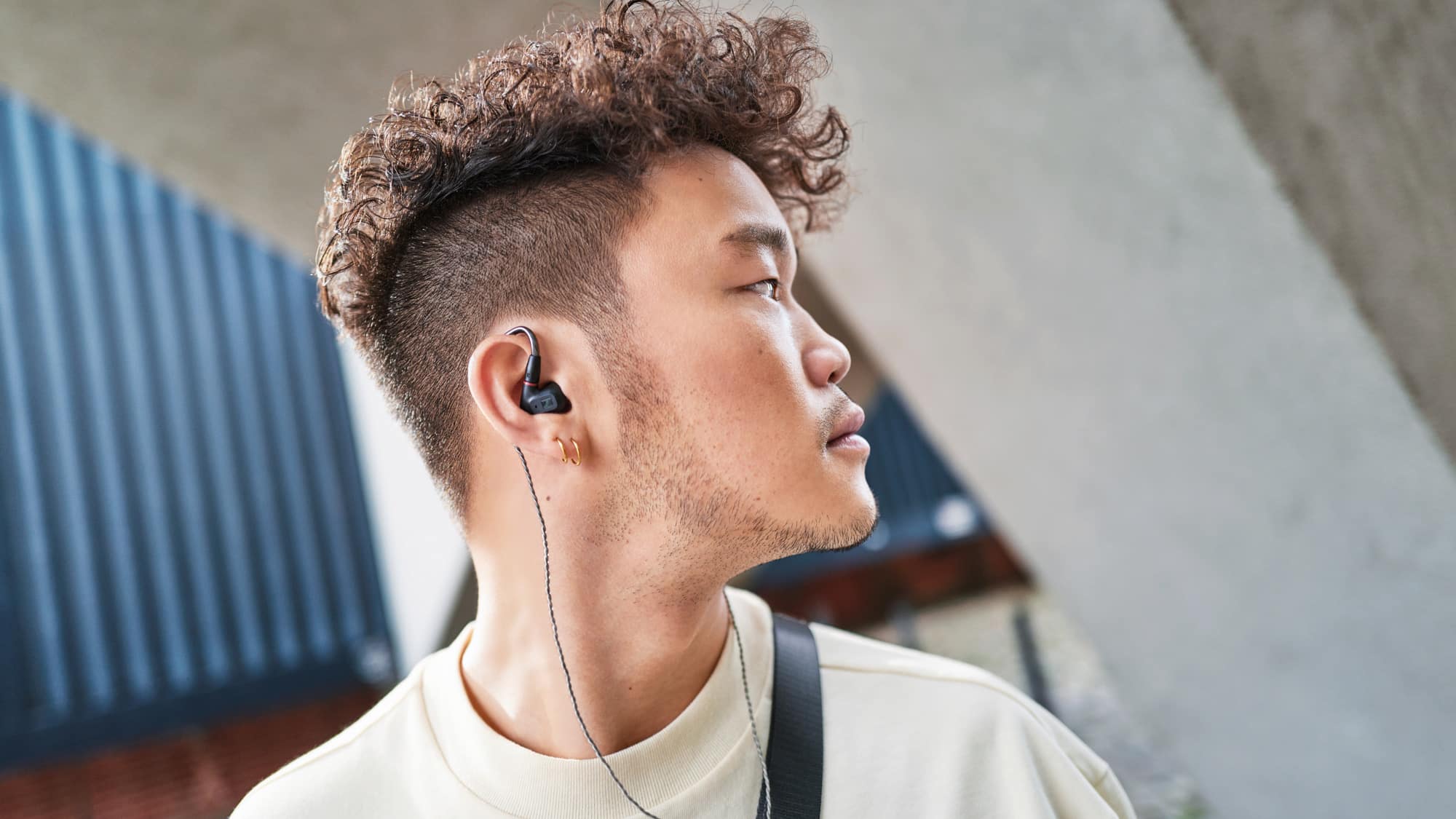 <span class="entry-title-primary">Sennheiser IE 200: Neuer kabelgebundener In-Ear-Kopfhörer für Musikfans</span> <span class="entry-subtitle">Ab Mitte Januar vorbestellbar</span>