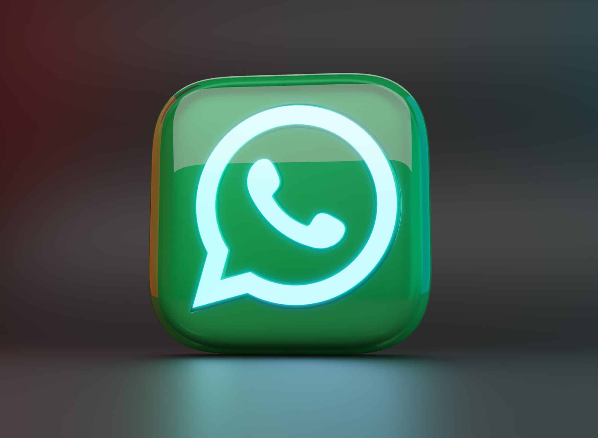3D-Icon von WhatsApp vor einem dunklen Hintergrund