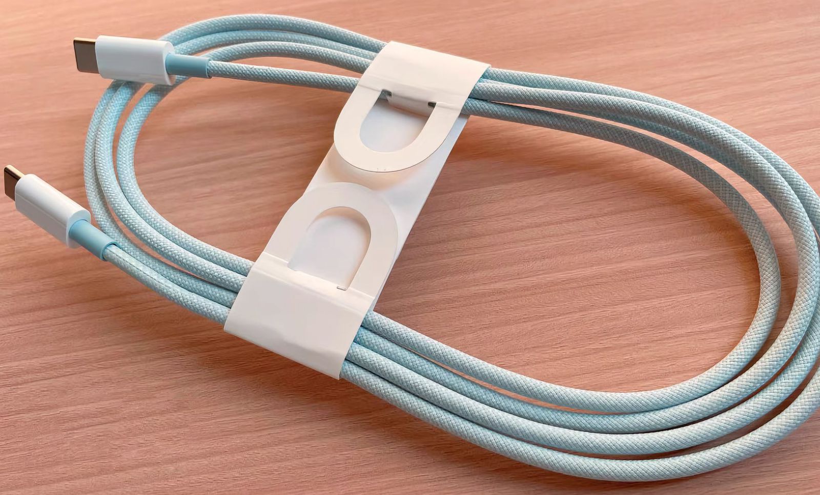 Blaues USB-C Kabel für das iPhone 15