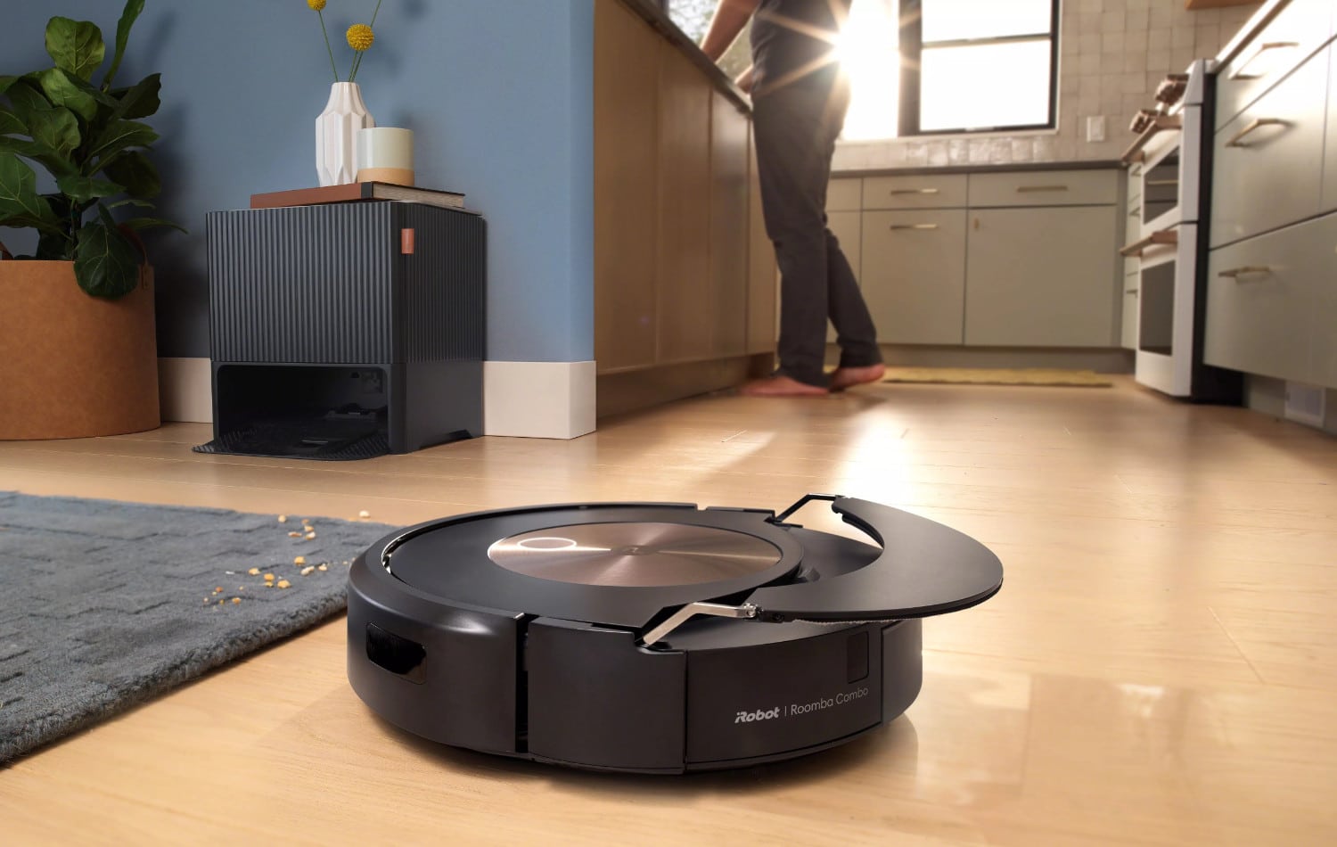 iRobot Roomba Combo j9 Plus reinigt einen Boden