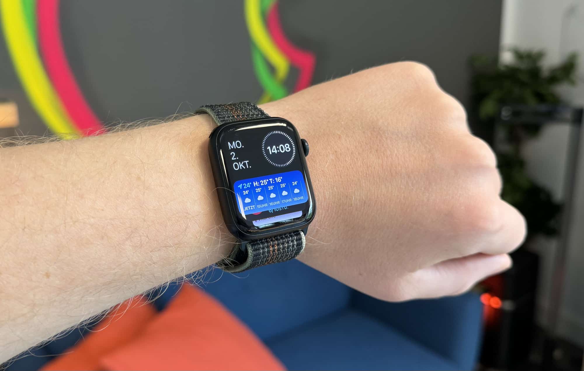 Apple Watch Series 9 zeigt Smart-Stapel in watchOS 10