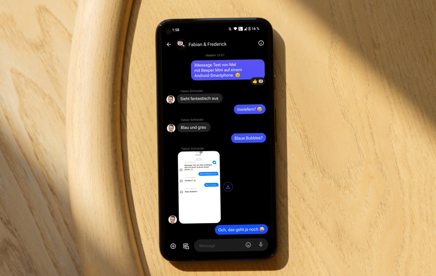 Beeper Mini-Chat auf einem Android-Smartphone