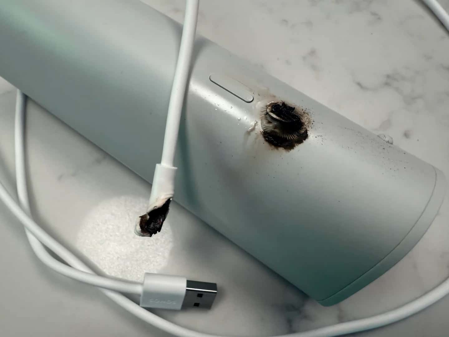 Dieser Sonos Roam wurde am USB-C-Port zu heiß