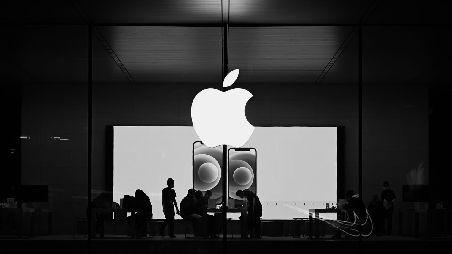 S/W-Bild eines Apple Stores