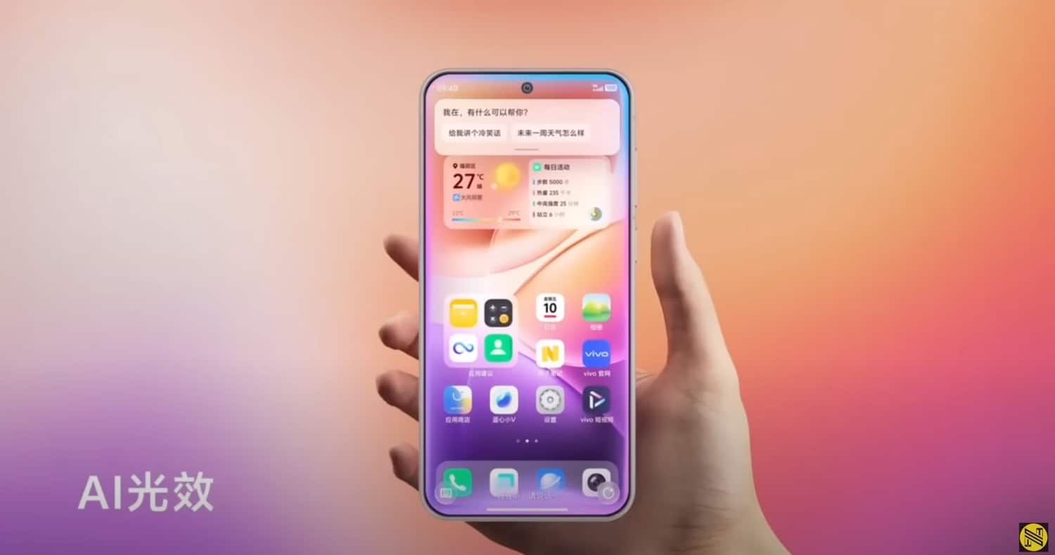 Eine Hand hält ein Vivo-Smartphone mit OriginOS 6 in die Kamera