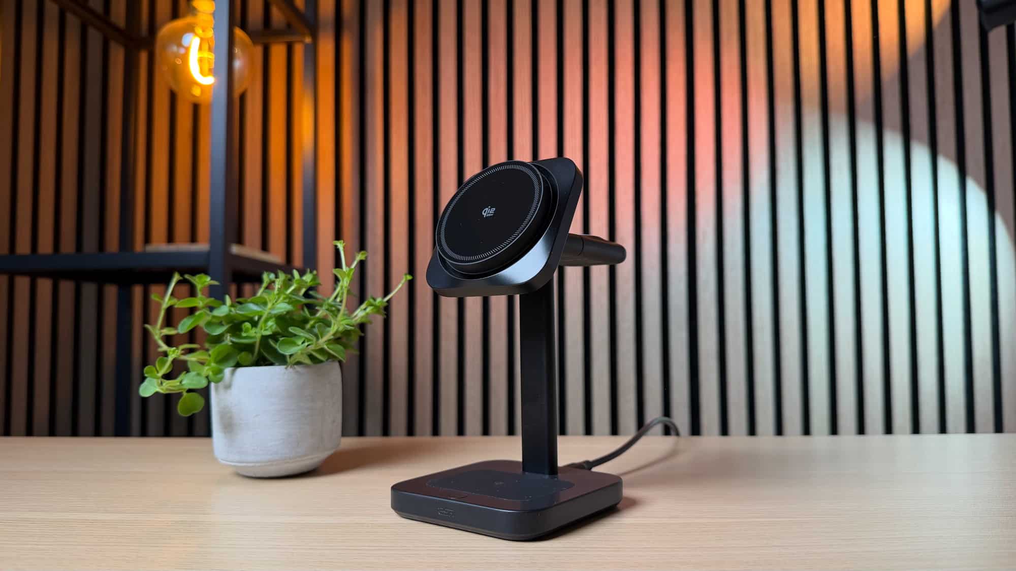 ESR 3-in-1 Ladestation.