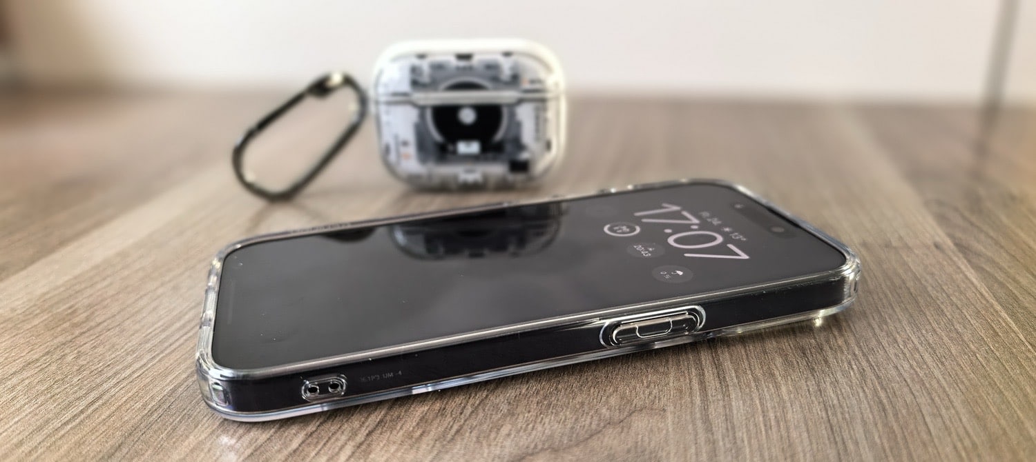 Spigen Ultra Hybrid Cases für AirPods Pro 3 und iPhone