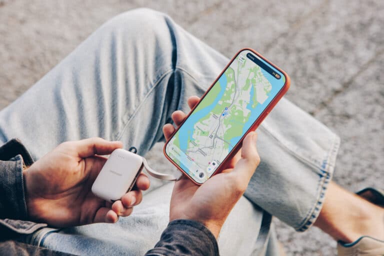 Twelve South PowerClip: Mini-Powerbank mit zwei USB-C-Kabeln