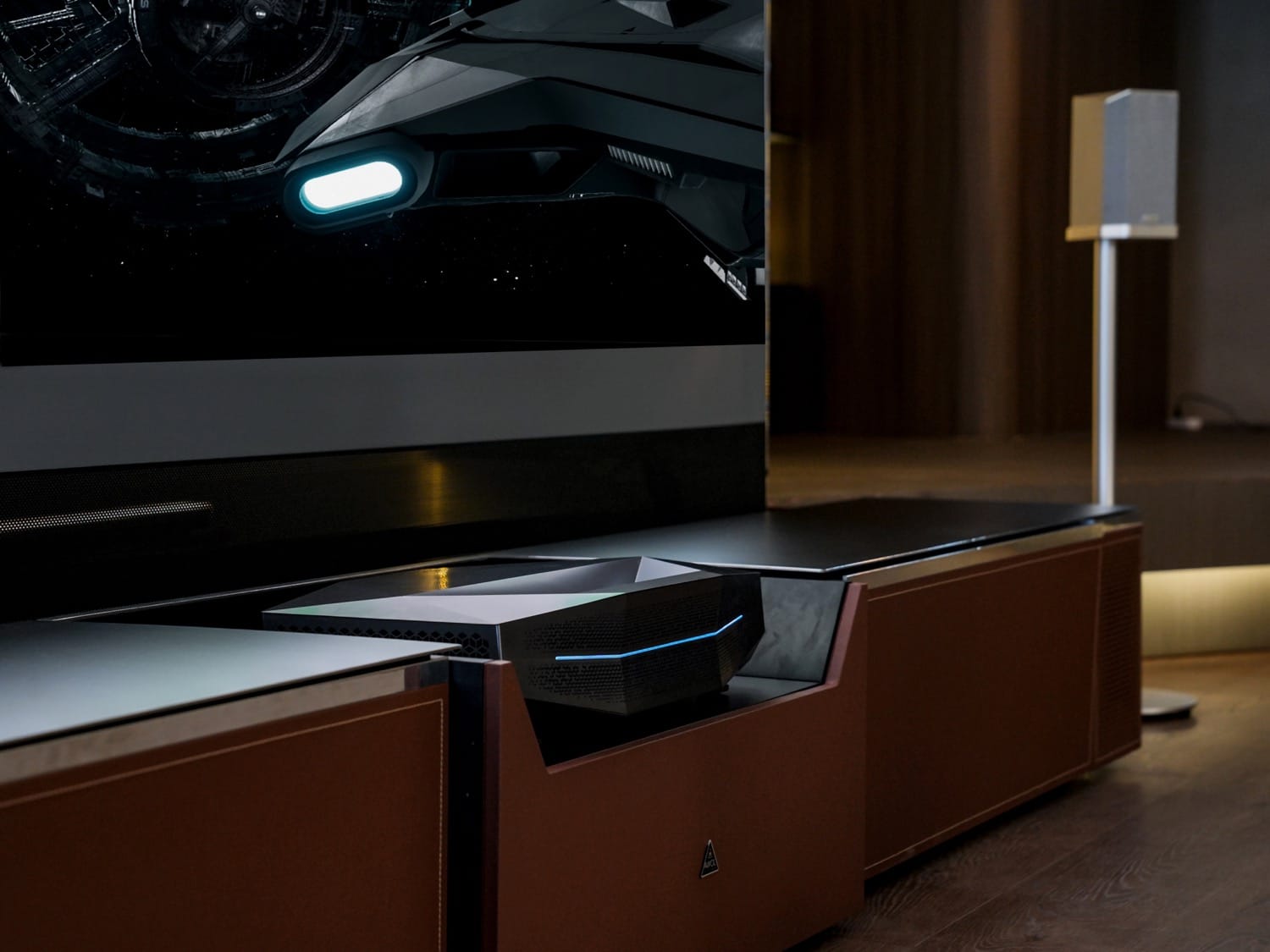 Aetherion Pro projiziert auf eine Leinwand
