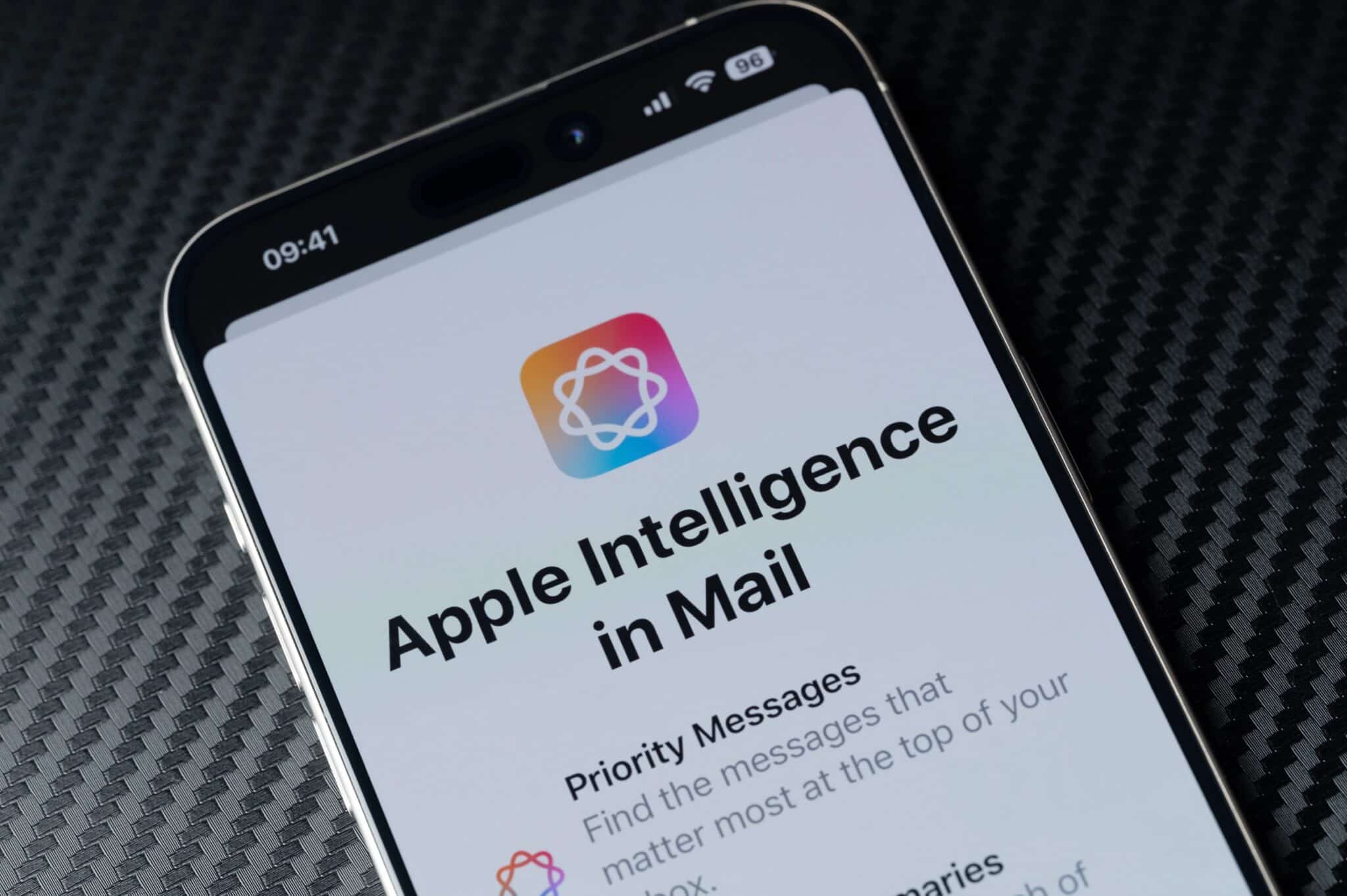 iPhone zeigt einen Infoscreen zu Apple Intelligence in Apple Mail an