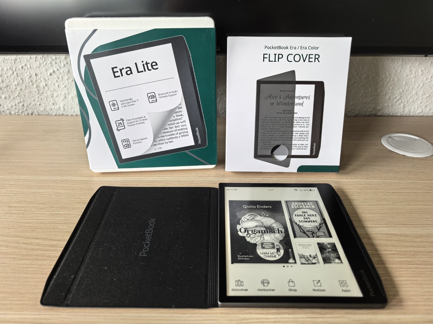 PocketBook Era Lite mit Flip Cover und Verpackungen