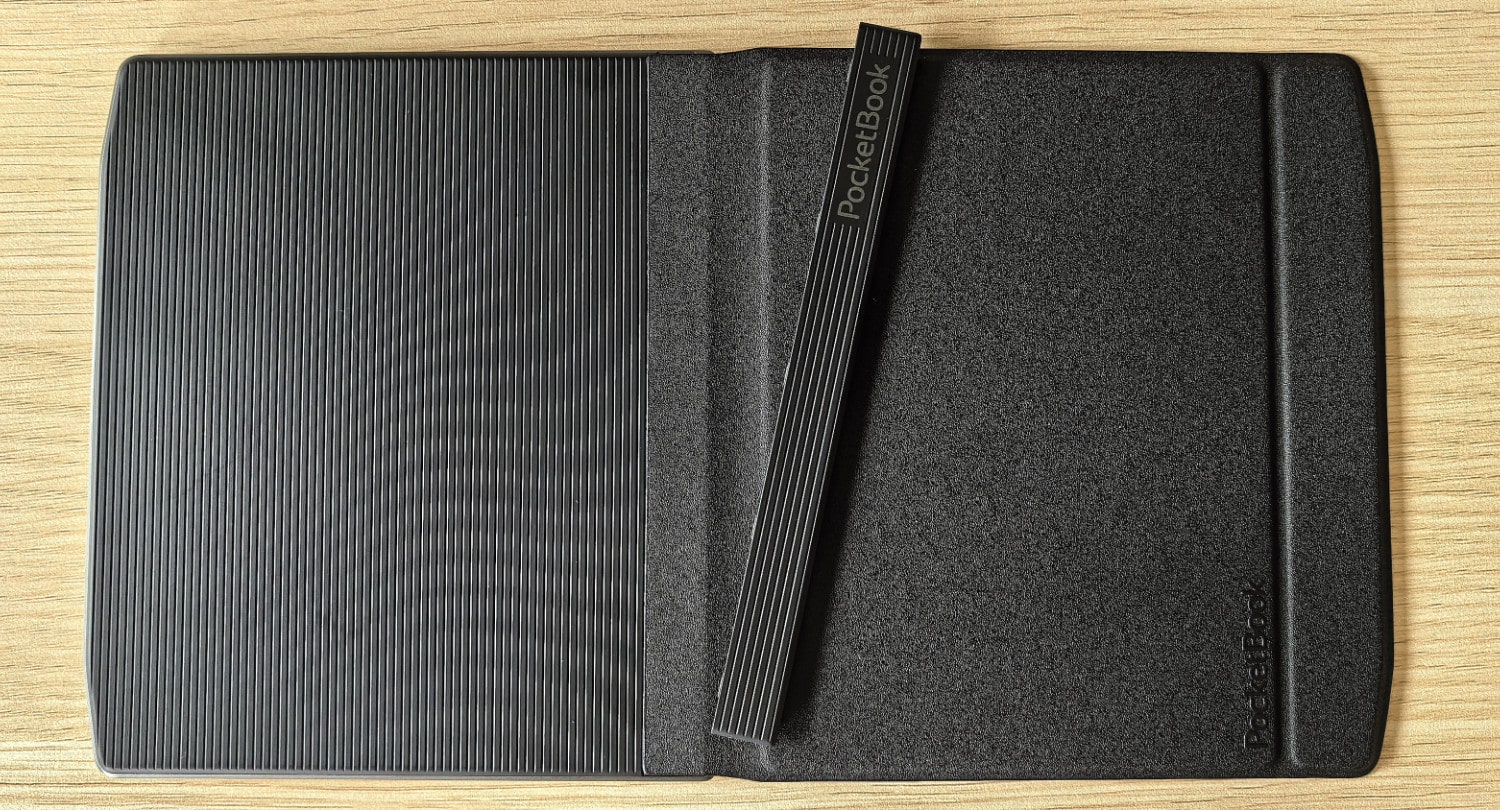 So sieht der eBook-Reader mitsamt des Flip Covers von der Rückseite aus.