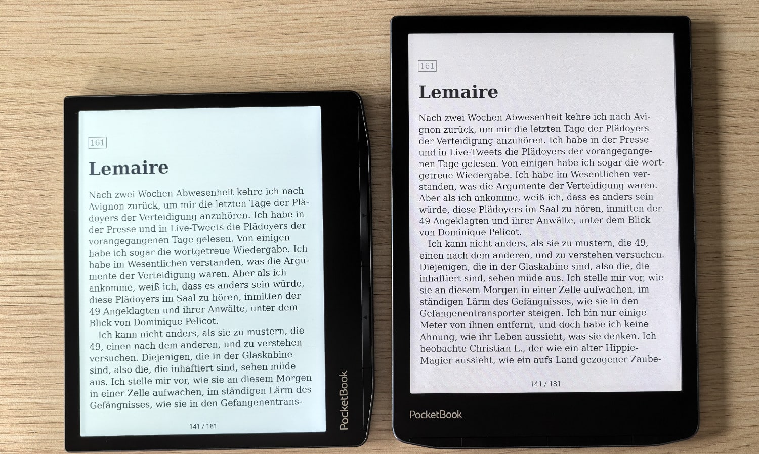 PocketBook Era Lite (links) und InkPad Color 3 (rechts) liegen nebeneinander