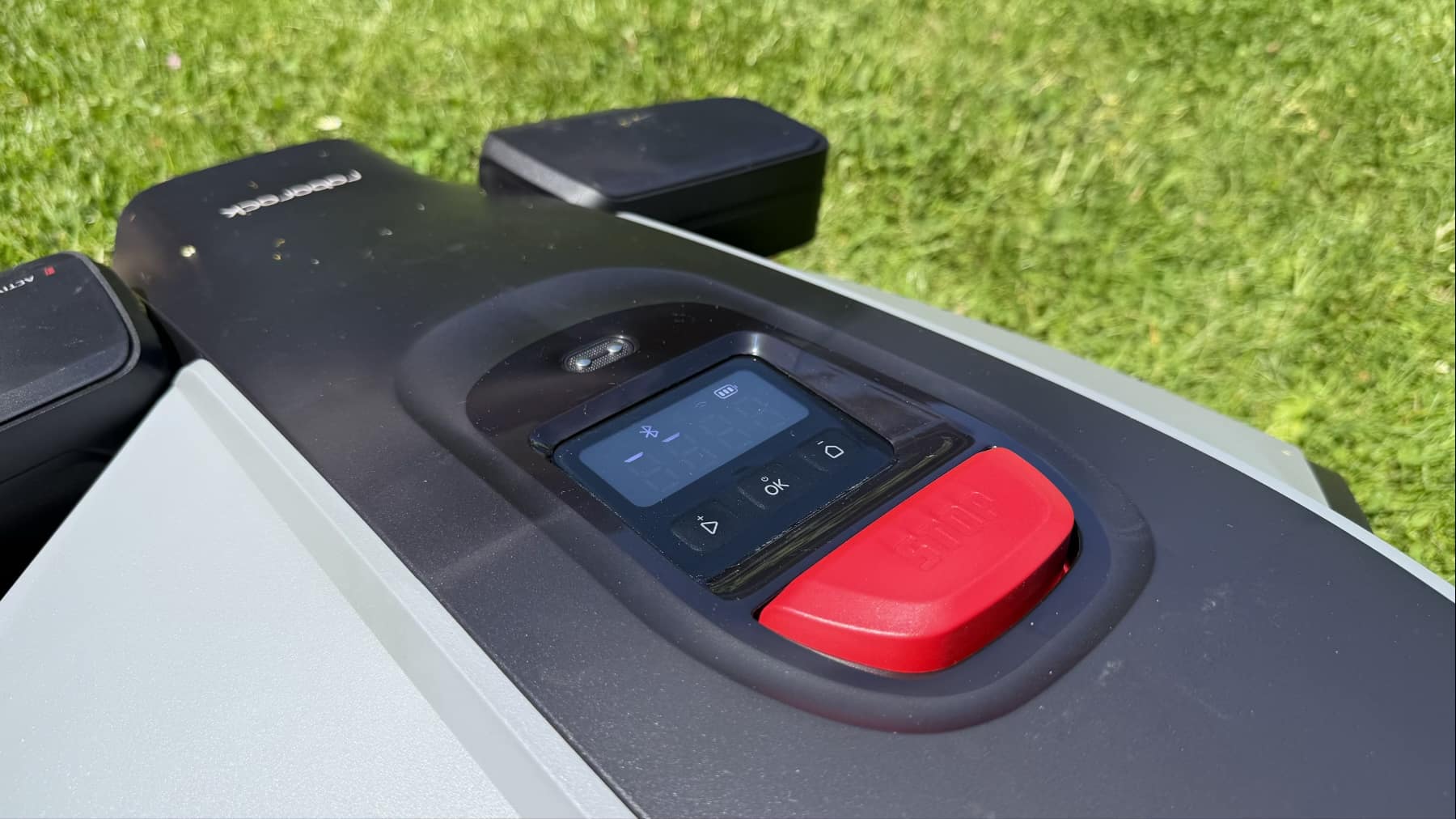 Display des Roborock RockMow Z1