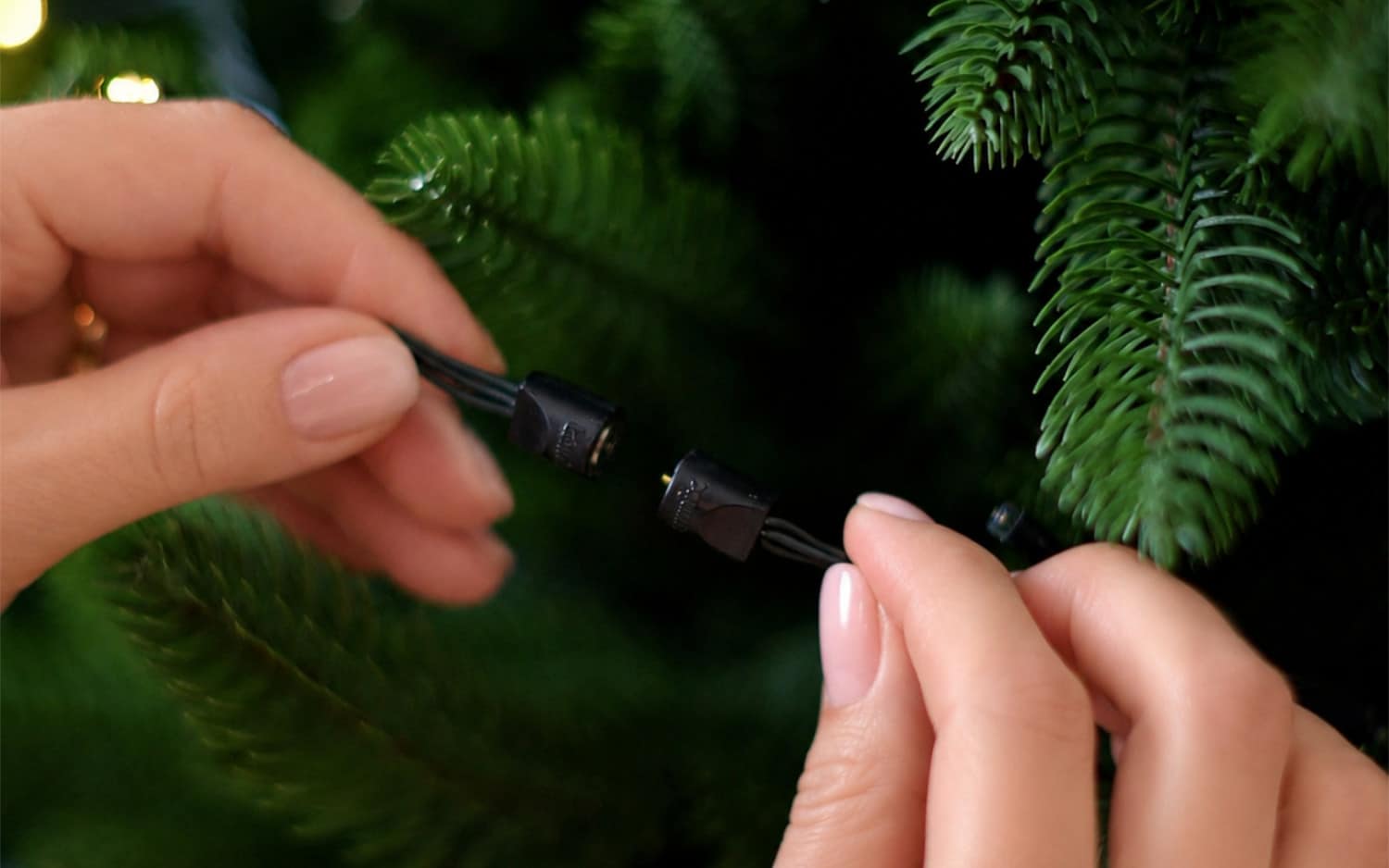 <span class="entry-title-primary">Weihnachtszauber mit Klick: Lumix Magnet-it! erleichtert das Baumschmücken</span> <span class="entry-subtitle">Neue Lichterkette mit magnetischen Elementen</span>