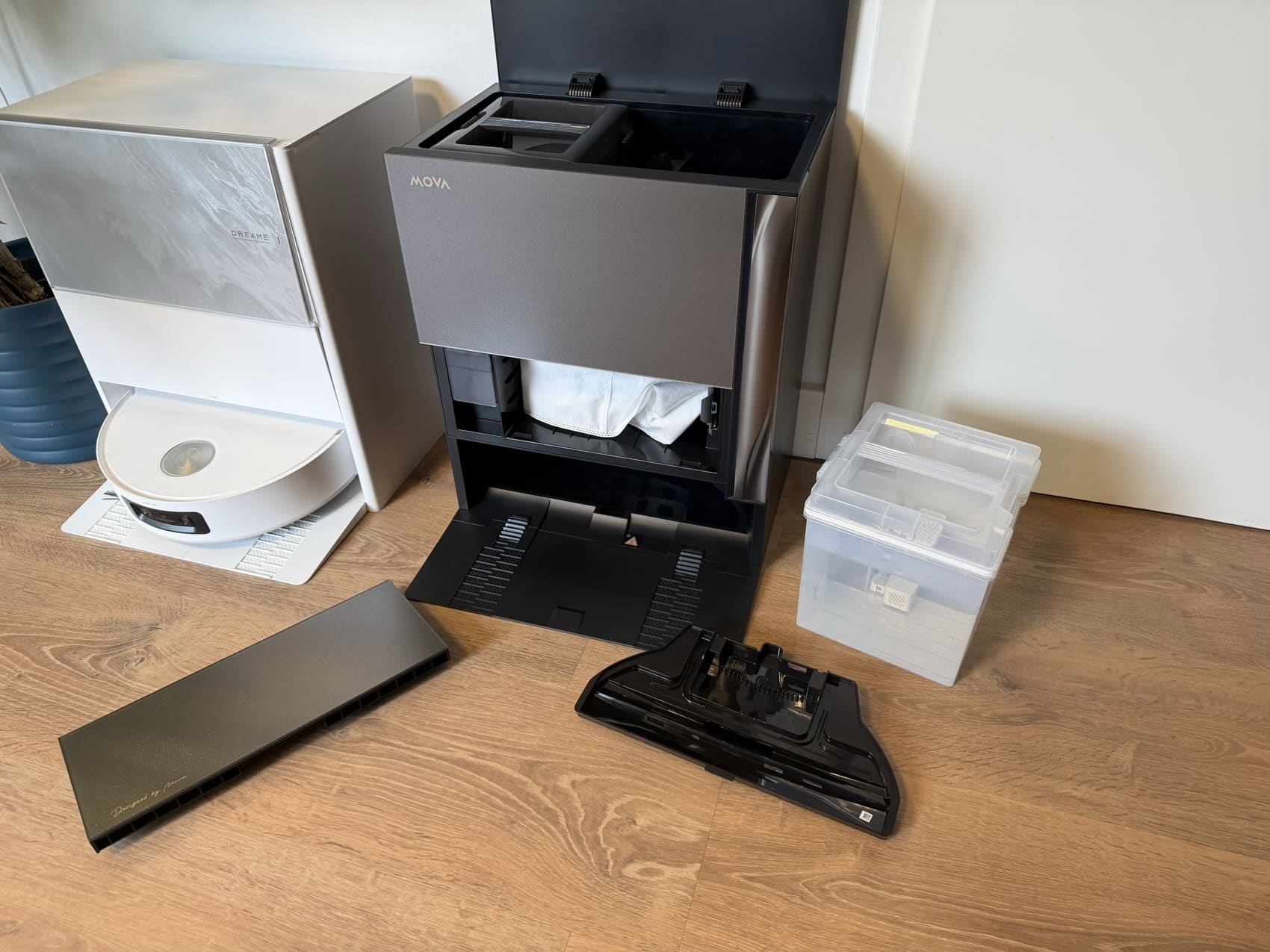 Die Basisstation des Mova Z70 Ultra Roller