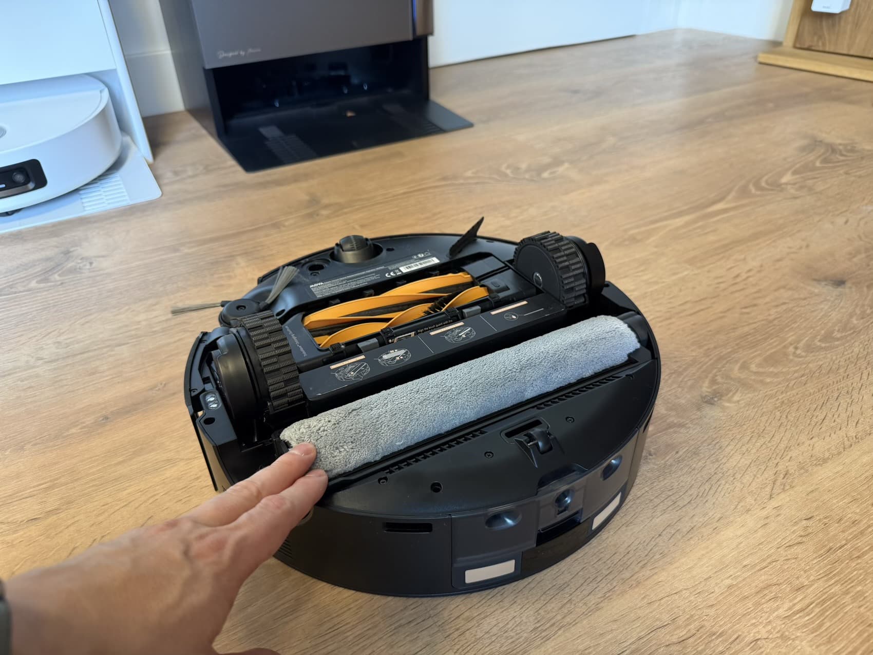 Die Unterseite des Mova Z70 Ultra Roller