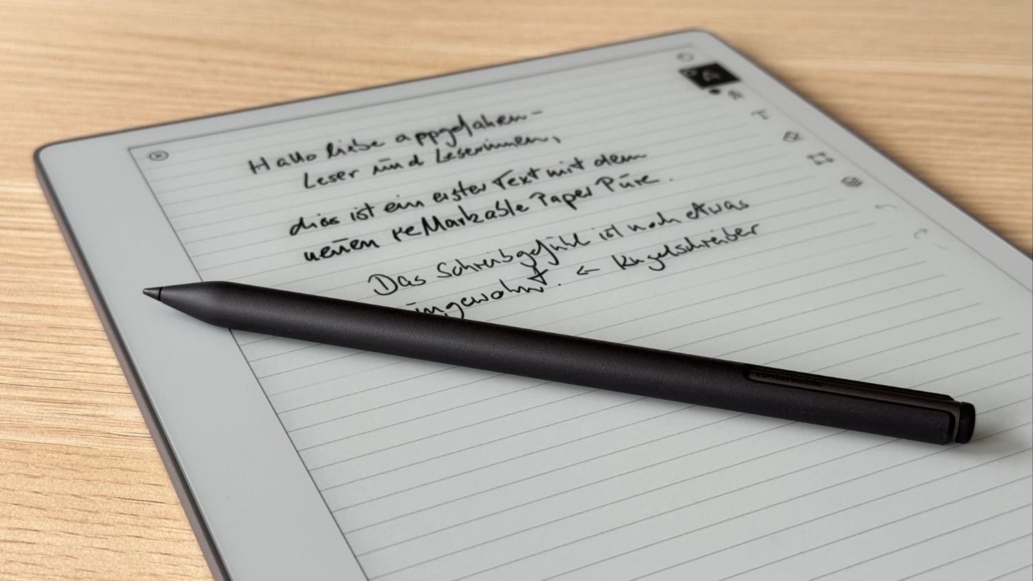 Nahaufnahme des reMarkable Paper Pure mit geschriebenem Text