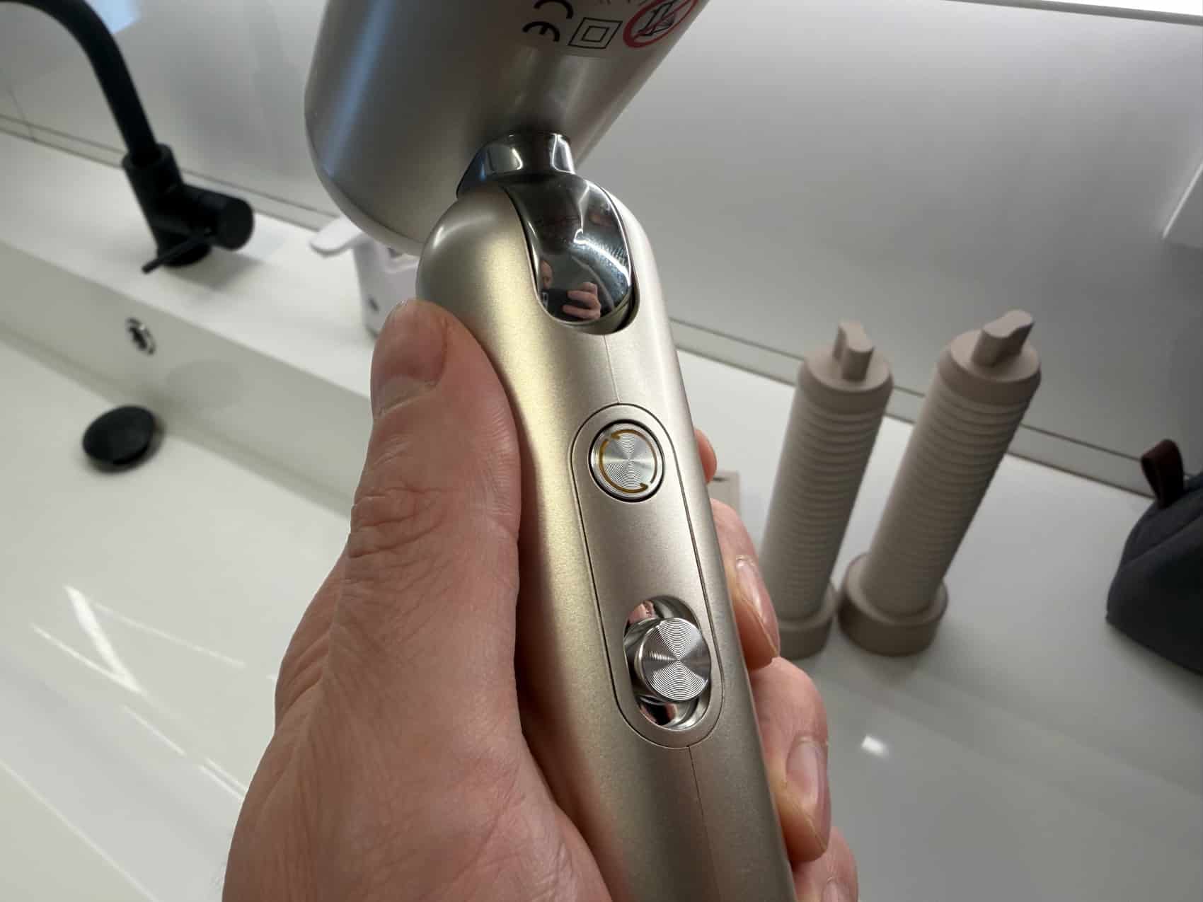 Knöpfe zur Bedienung des Haartrockners