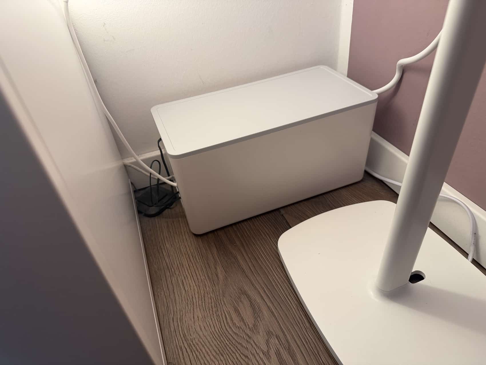 <span class="entry-title-primary">Schlichte Kabelbox mit passender Steckdosenleiste für 34,99 Euro</span> <span class="entry-subtitle">Inklusive USB für bis zu 10 Geräte</span>