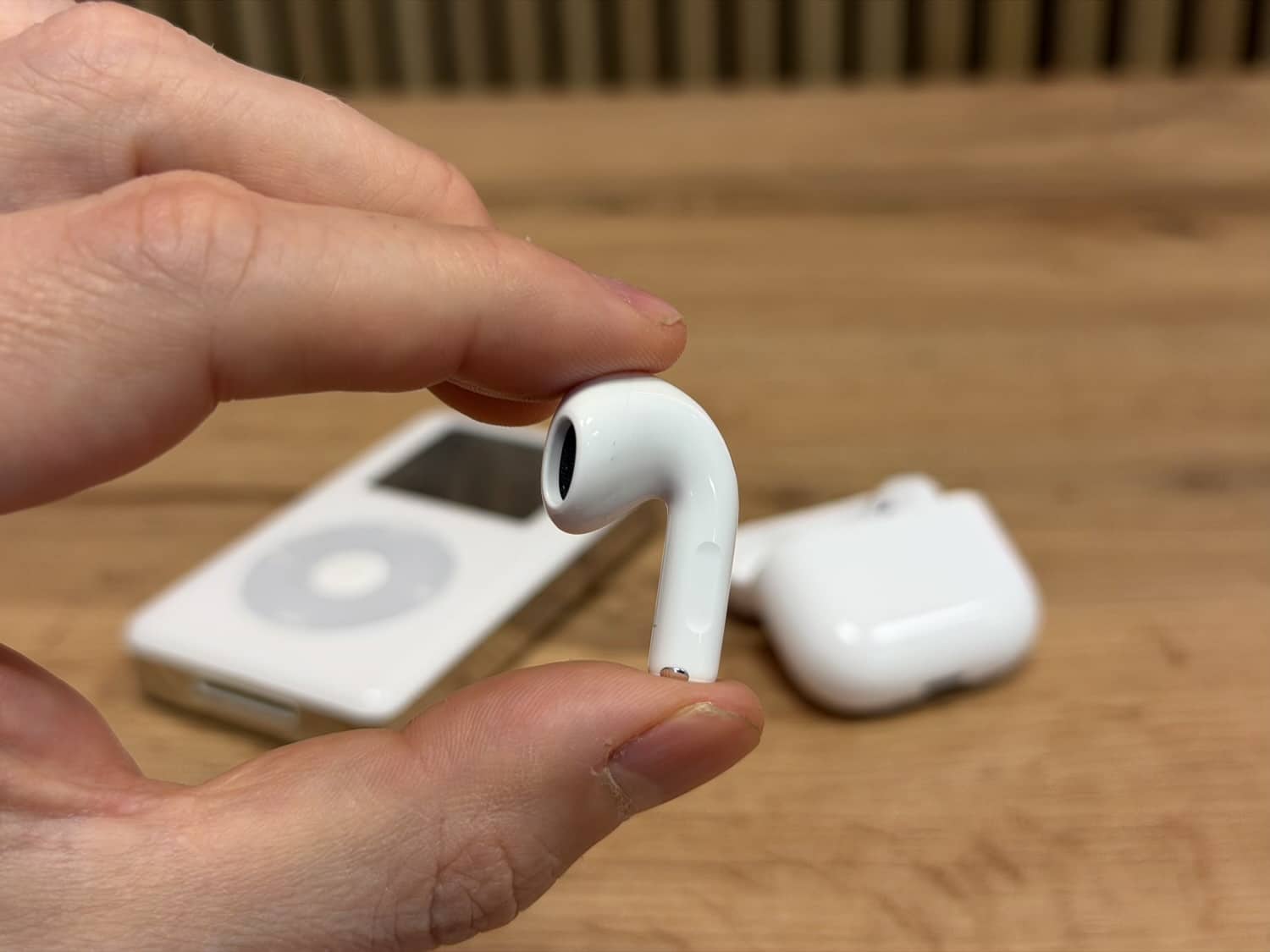 <span class="entry-title-primary">AirPods 5: Akkus in Ohrhörern lassen sich austauschen</span> <span class="entry-subtitle">iFixit erstmals Punkte für Reparierbarkeit</span>