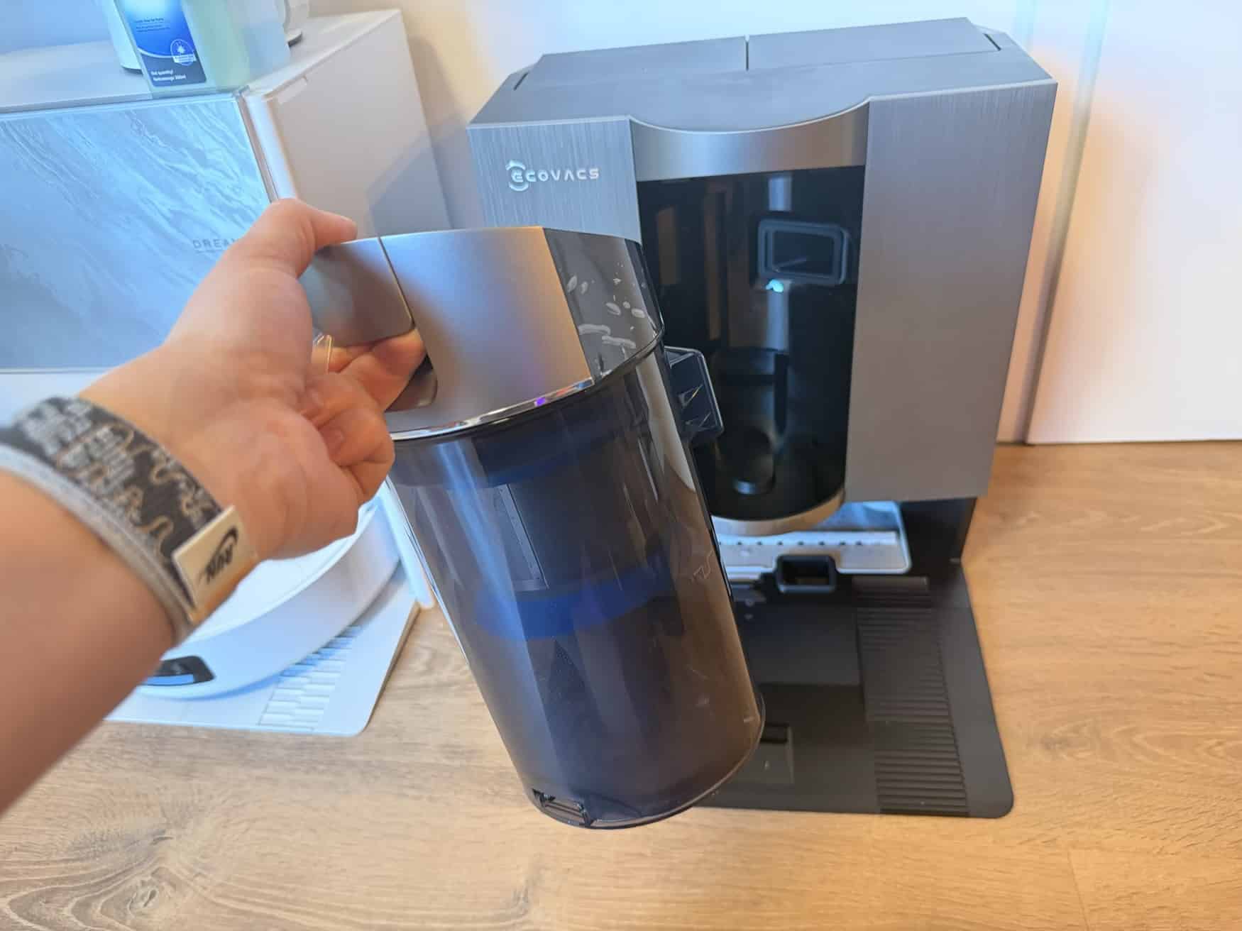 Staubbehälter des Ecovacs X12S OmniCyclone