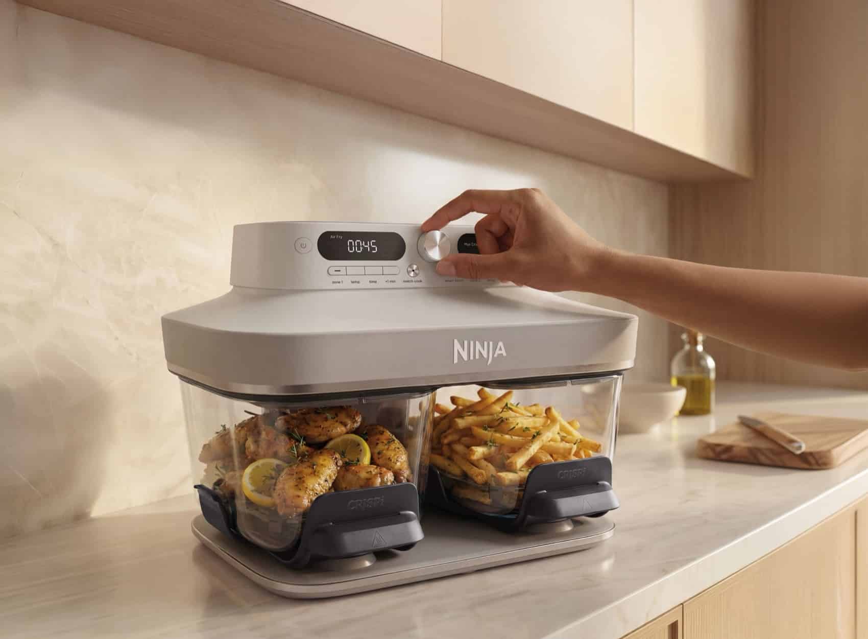 <span class="entry-title-primary">Ninja Crispi DualZone: Praktisches Küchen-Gadget jetzt mit zwei Zonen</span> <span class="entry-subtitle">Airfryer mit Glas-Behältern</span>