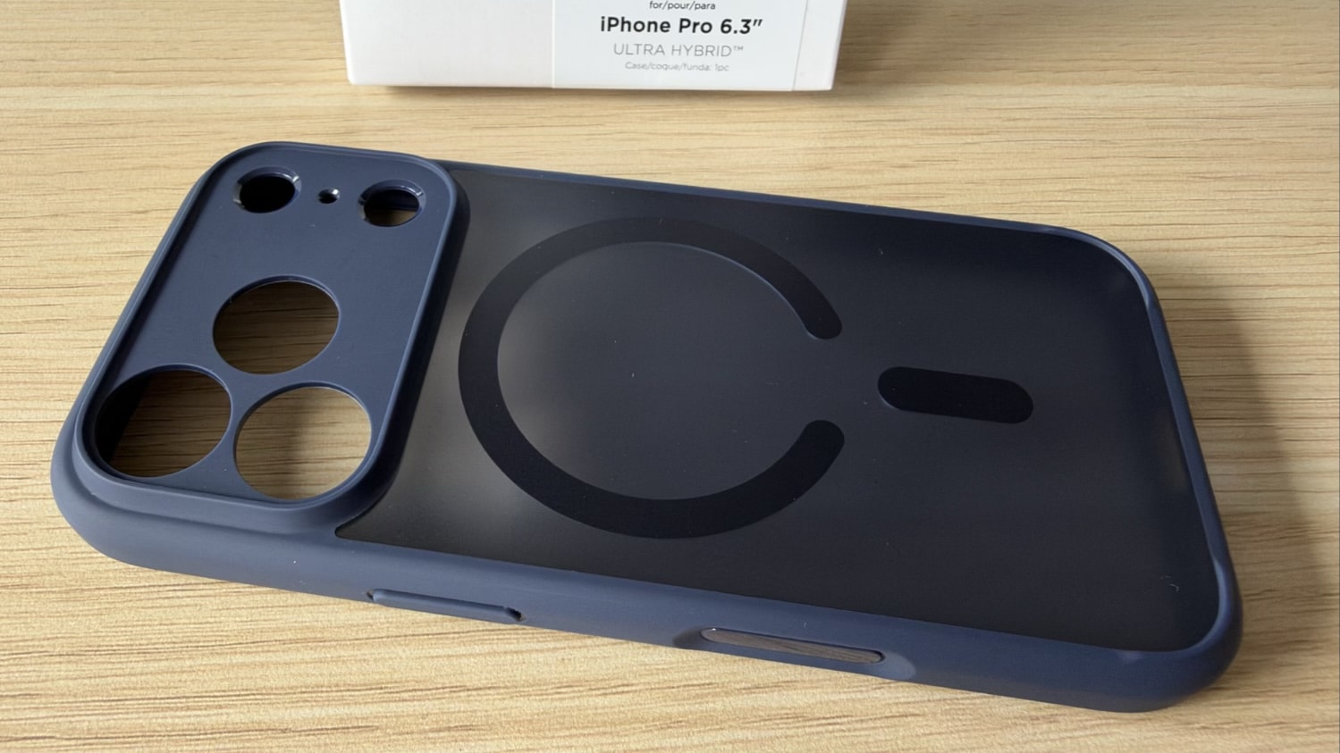 Spigen Ultra Hybrid MagFit Frost Case