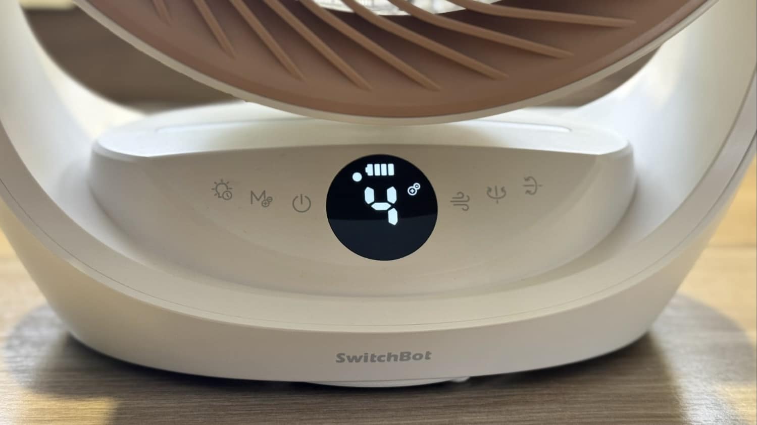 Bedienpanel des SwitchBot Battery Circulator Fan Pro 2