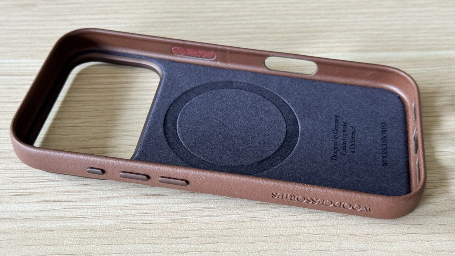 Innenseite des Woodcessories Bio Leather Cases